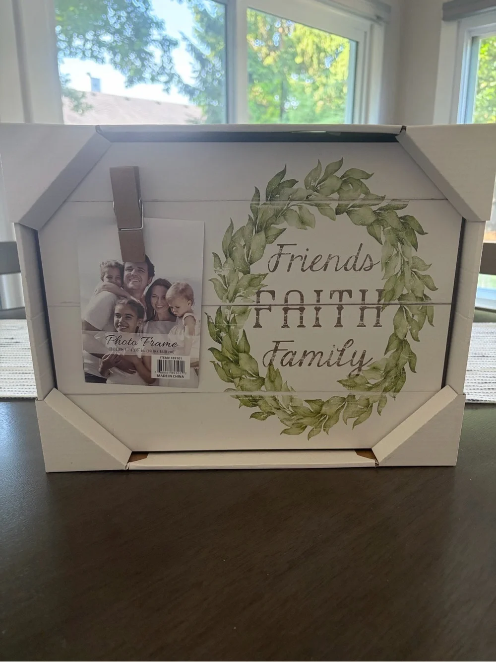 Faith Family Friends Wall Art Photo Frame - White and Green